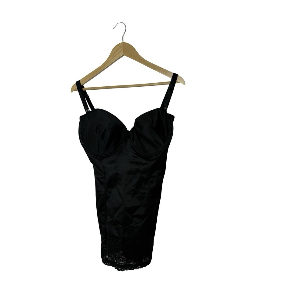 AMOUREUSE BRA, SIZE 44D black slip 17-0366-9 excellent